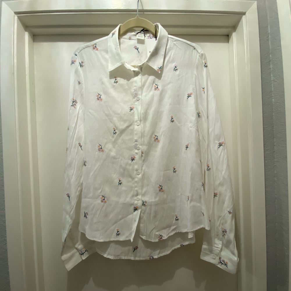 Embroidered Floral Top